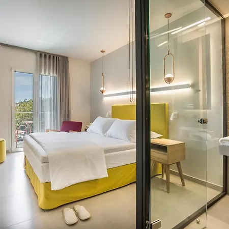 Ionian Plaza & Hotel