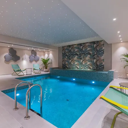 Ionian Plaza & Hotel 4*
