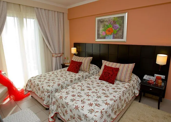 Ionian Plaza & Hotel 4*