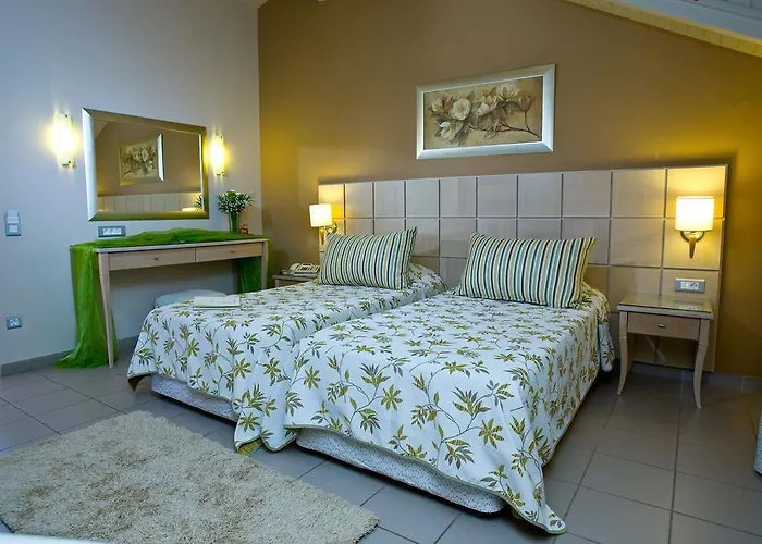 Hotel Ionian Plaza & 4*
