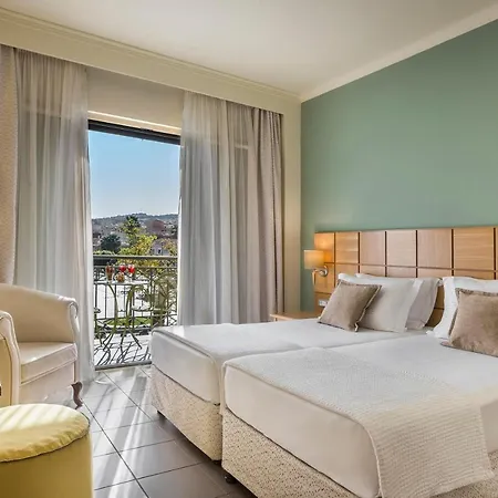 Ionian Plaza & Hotel 4*