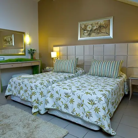 ホテル Ionian Plaza & 4*