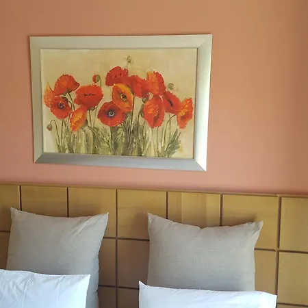 Ionian Plaza & מלון 4*