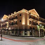 호텔 Ionian Plaza & 4*