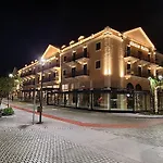 Ionian Plaza & 아르고스톨리온