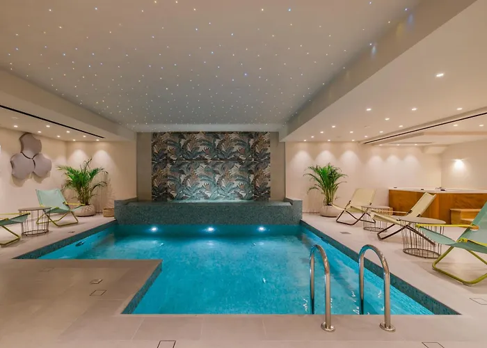 Hotel Ionian Plaza & 4*